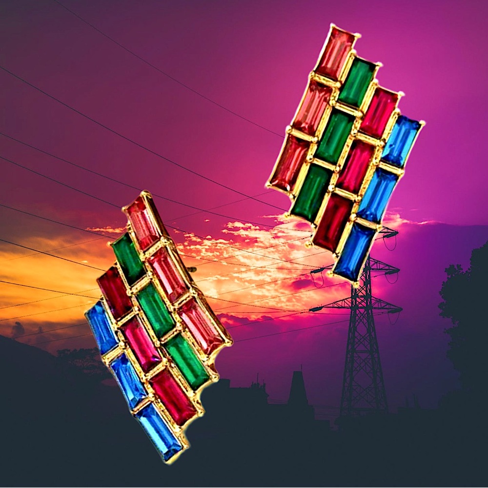 ❤️🆕Women’s Gold/Multicolor gemstone/crystal Fashion Statement Earrings